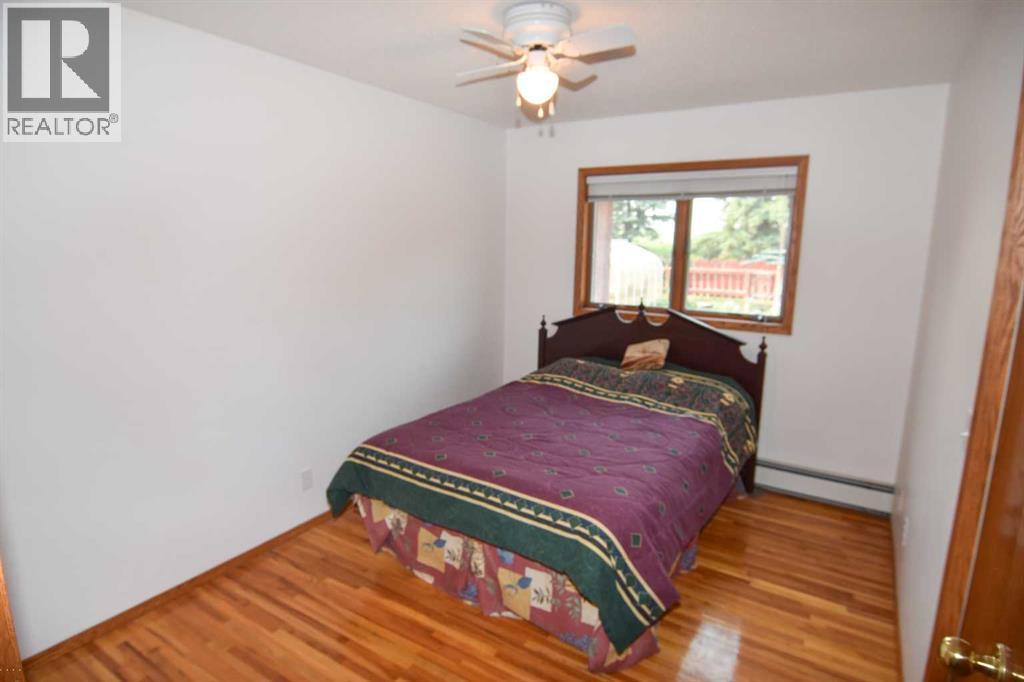250 2 Avenue W - 32