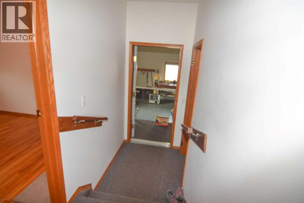 250 2 Avenue W - Image 34