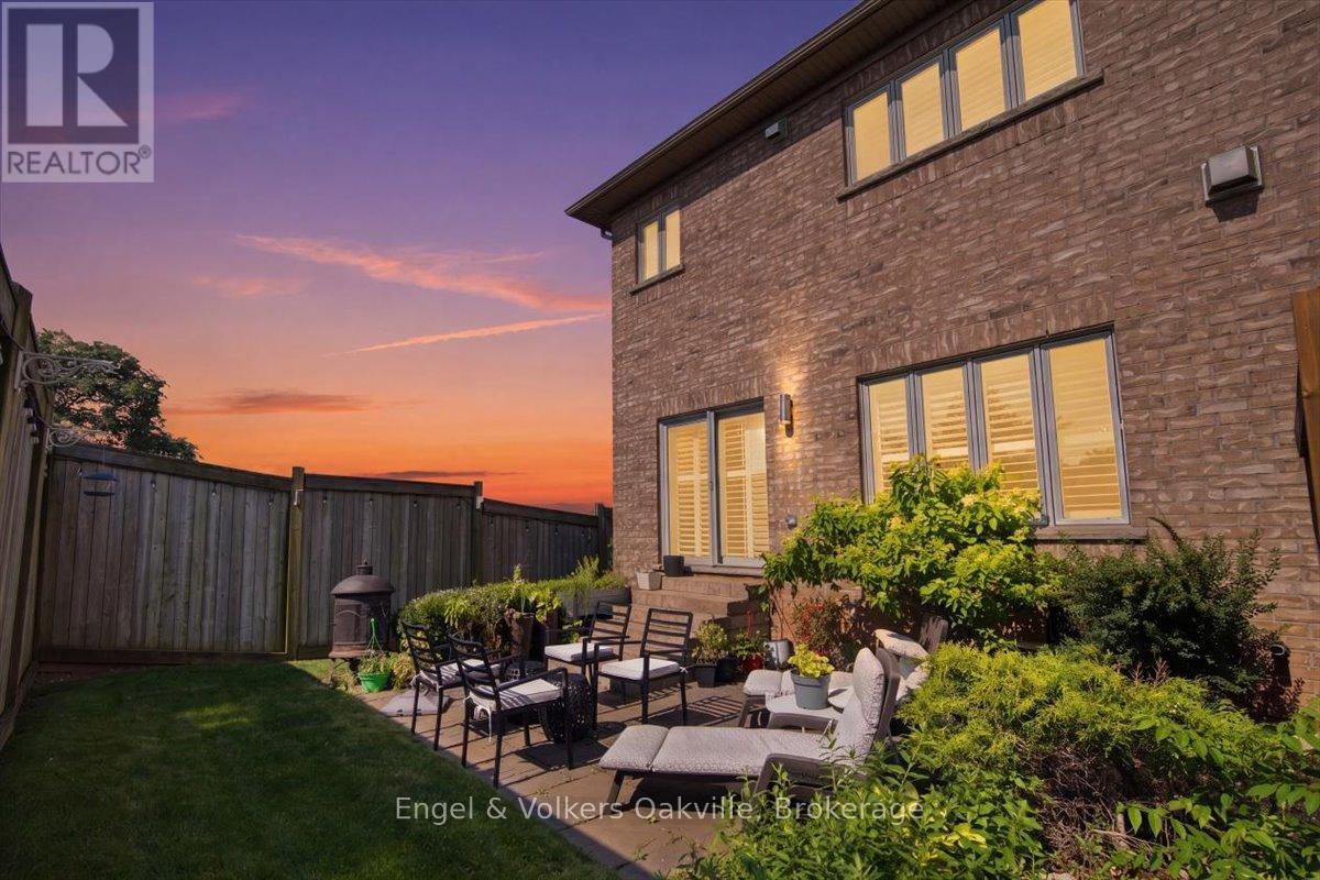 #29 31 SUNVALE PLACE - 33