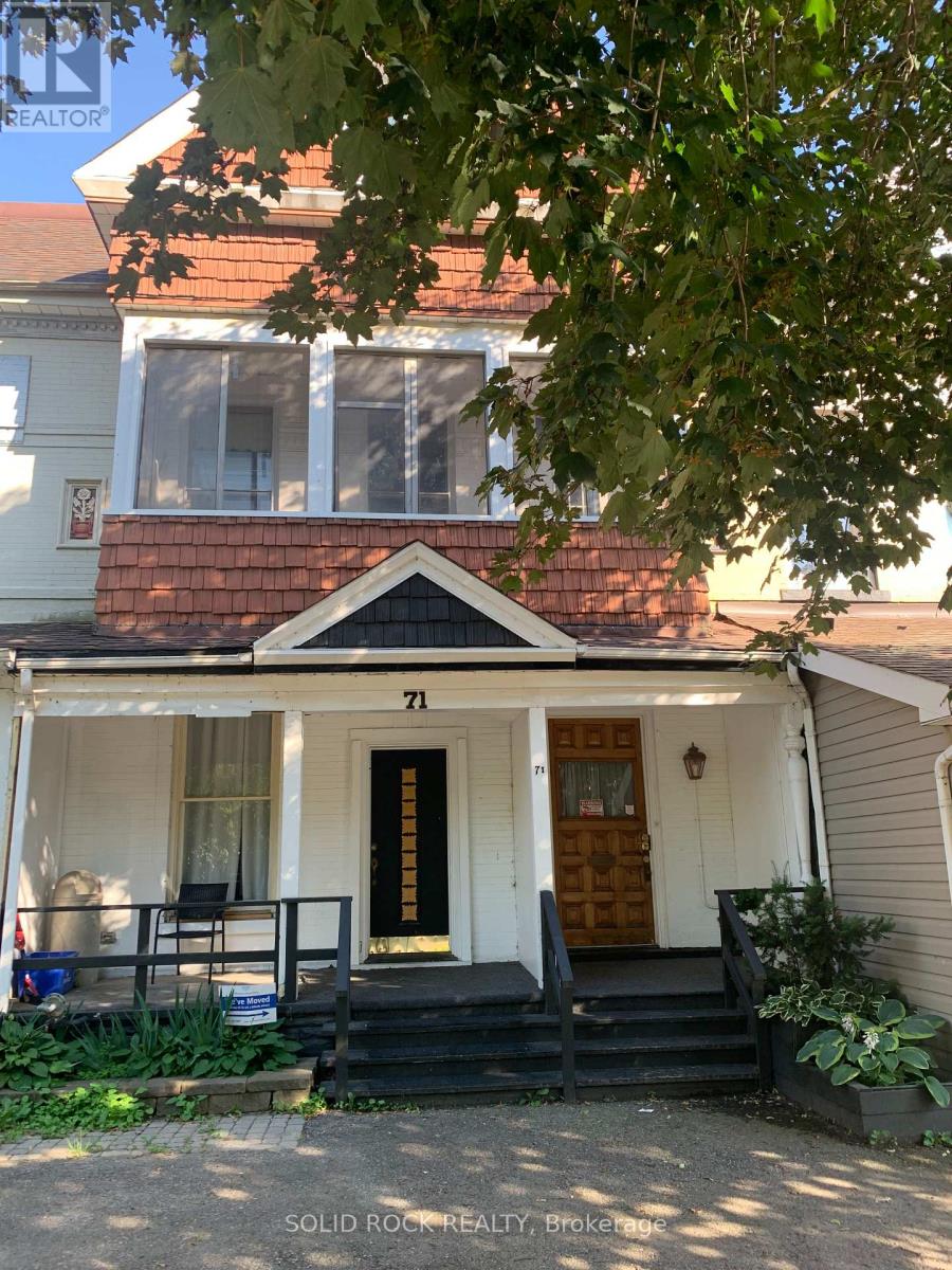 A - 71 KING STREET E