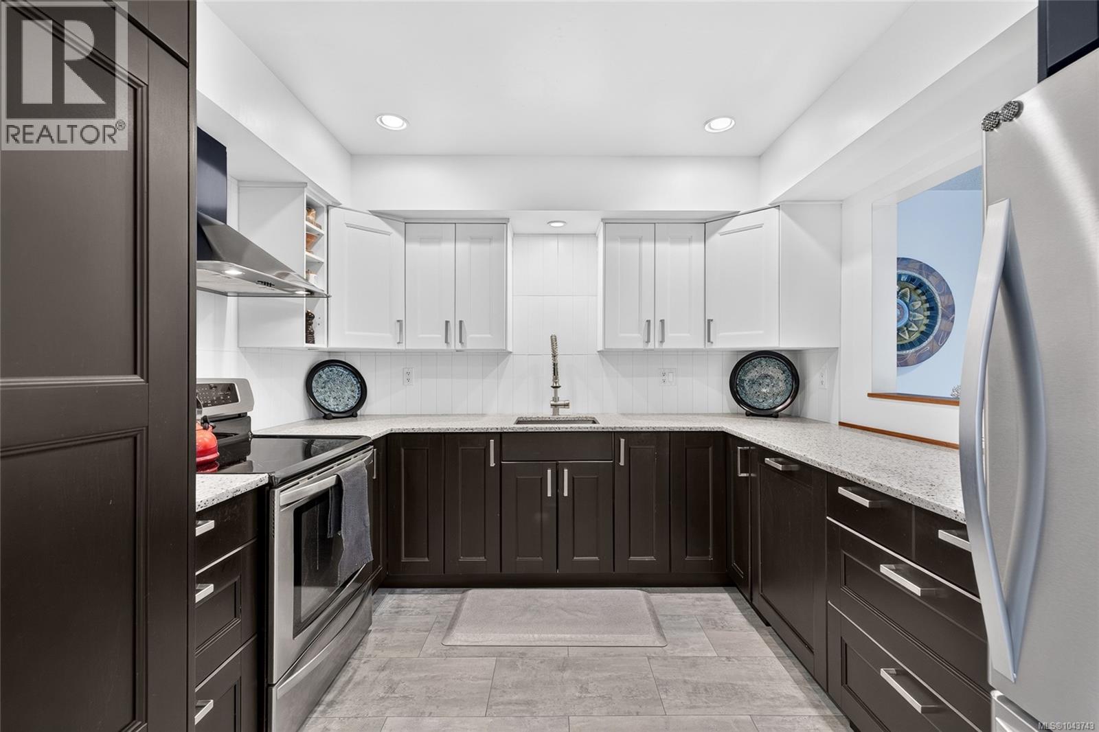 #105 119 Ladysmith St - 11