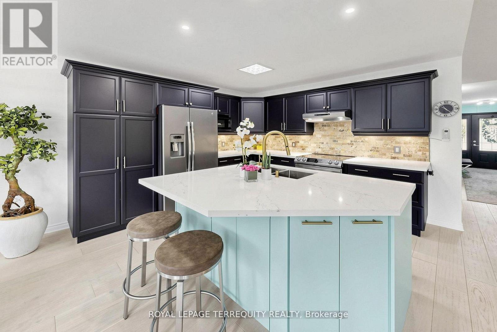 29 ROSE GLEN CRESCENT - 11