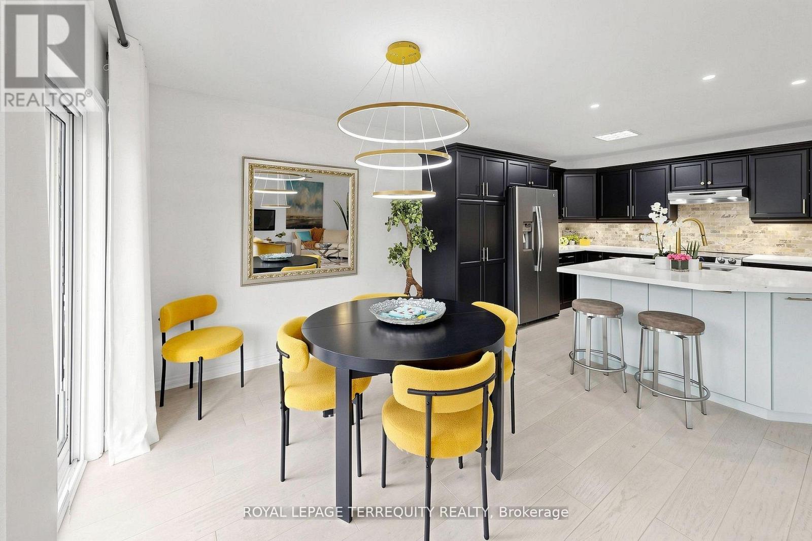 29 ROSE GLEN CRESCENT - 20