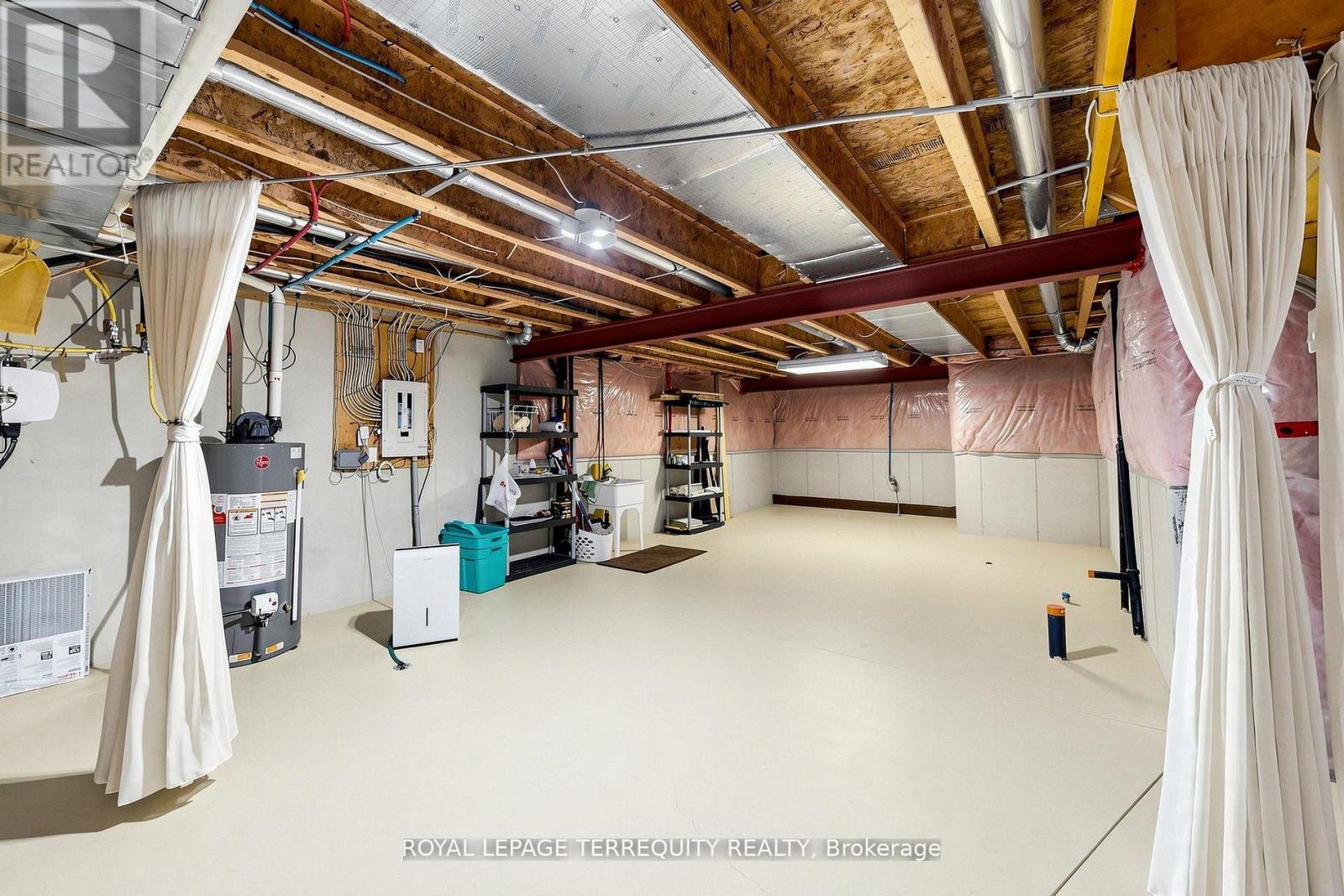 29 ROSE GLEN CRESCENT - 35