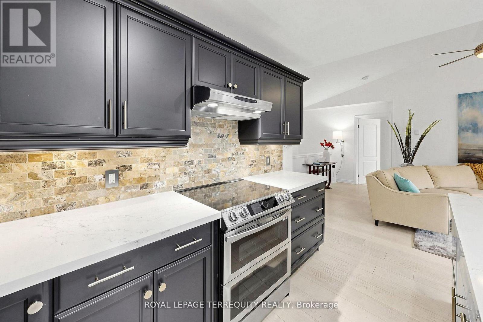 29 ROSE GLEN CRESCENT - 14