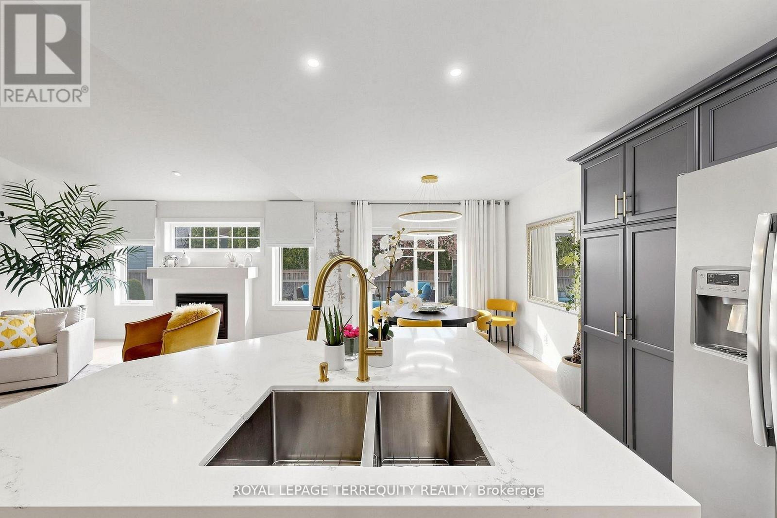 29 ROSE GLEN CRESCENT - 16