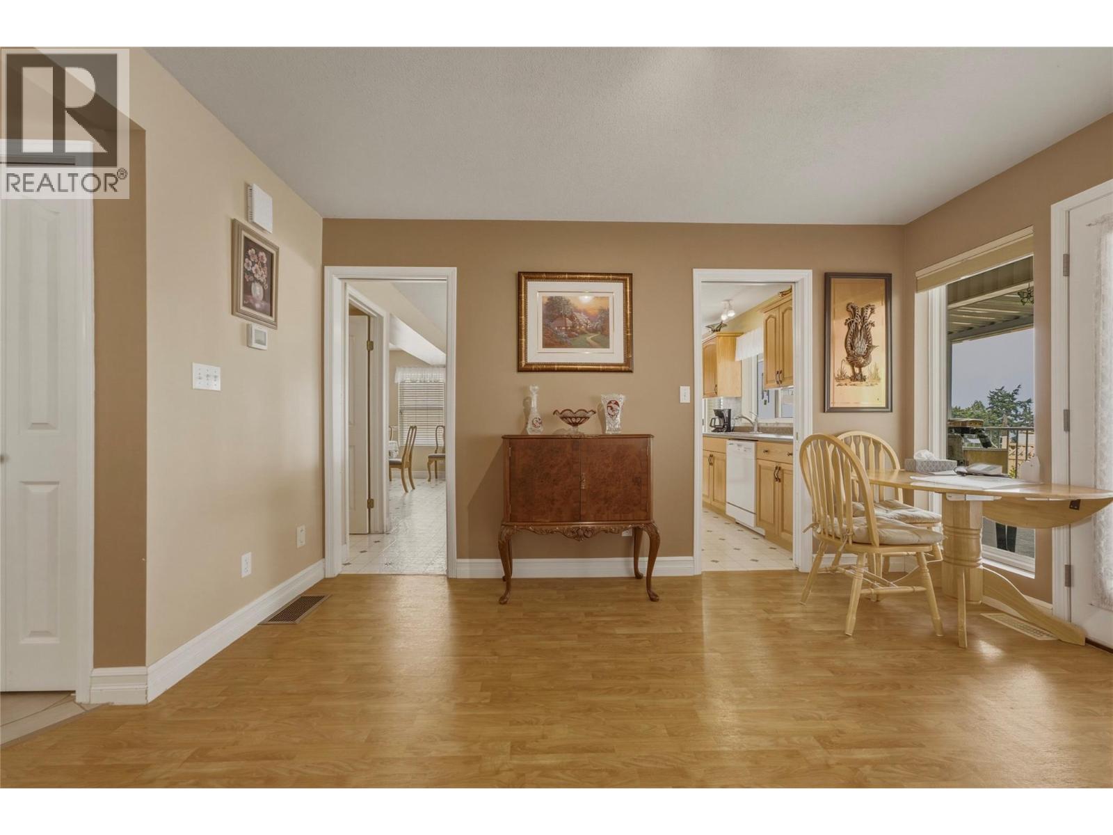 19 Preston Crescent - 12