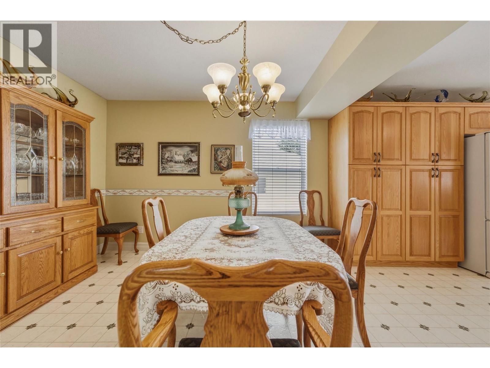 19 Preston Crescent - 17
