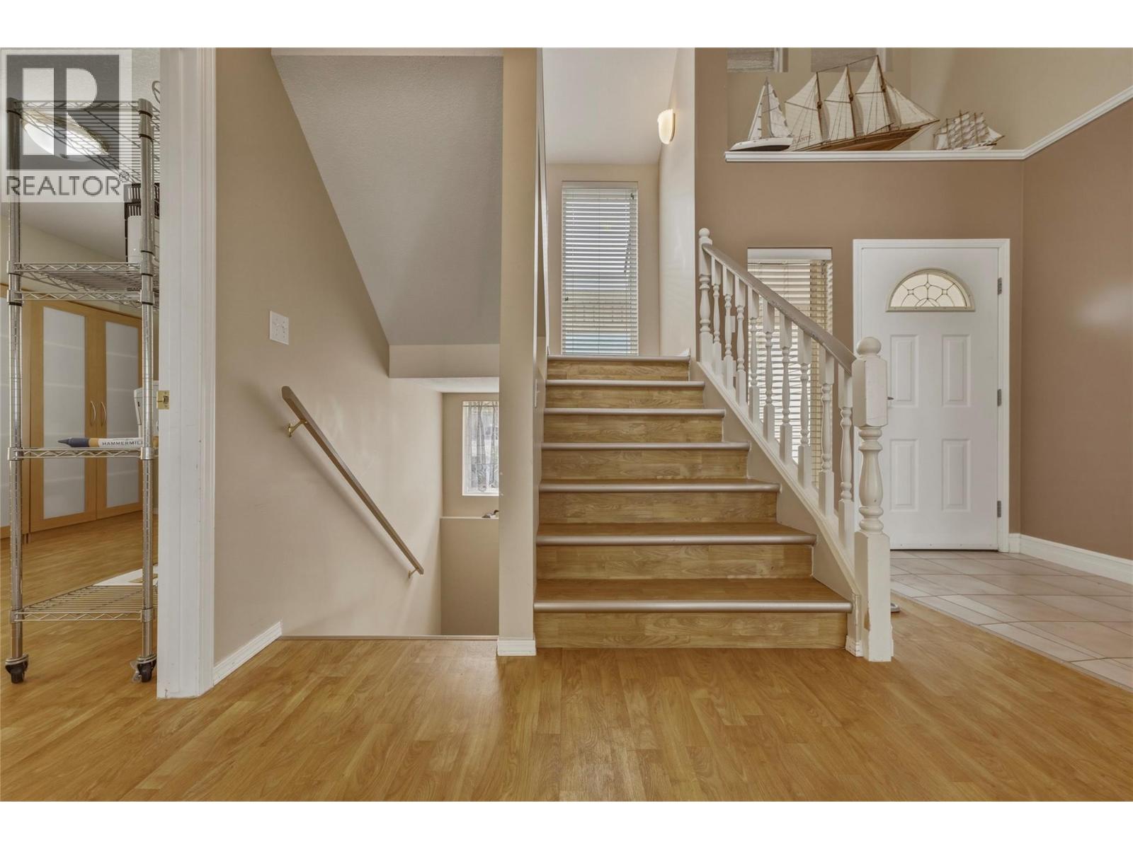 19 Preston Crescent - 21