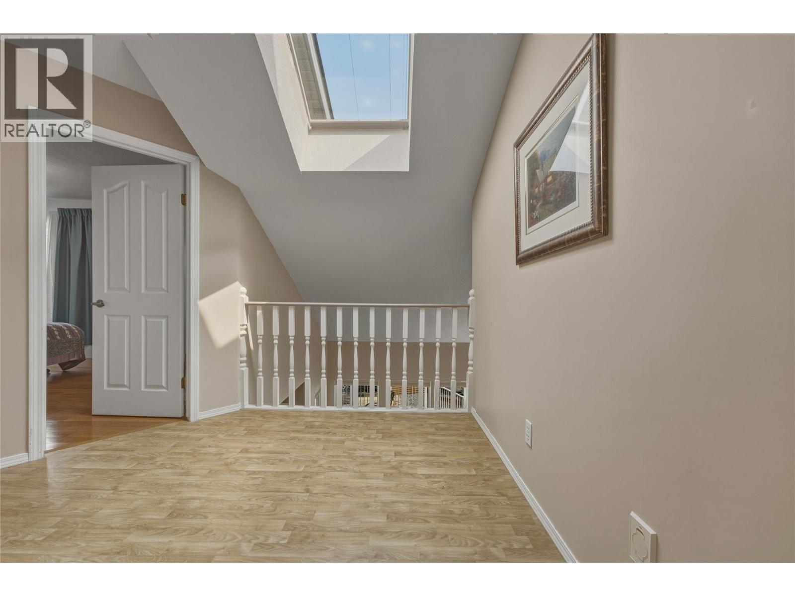 19 Preston Crescent - 22