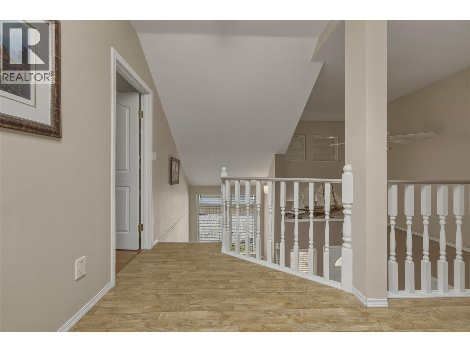 19 Preston Crescent - 23