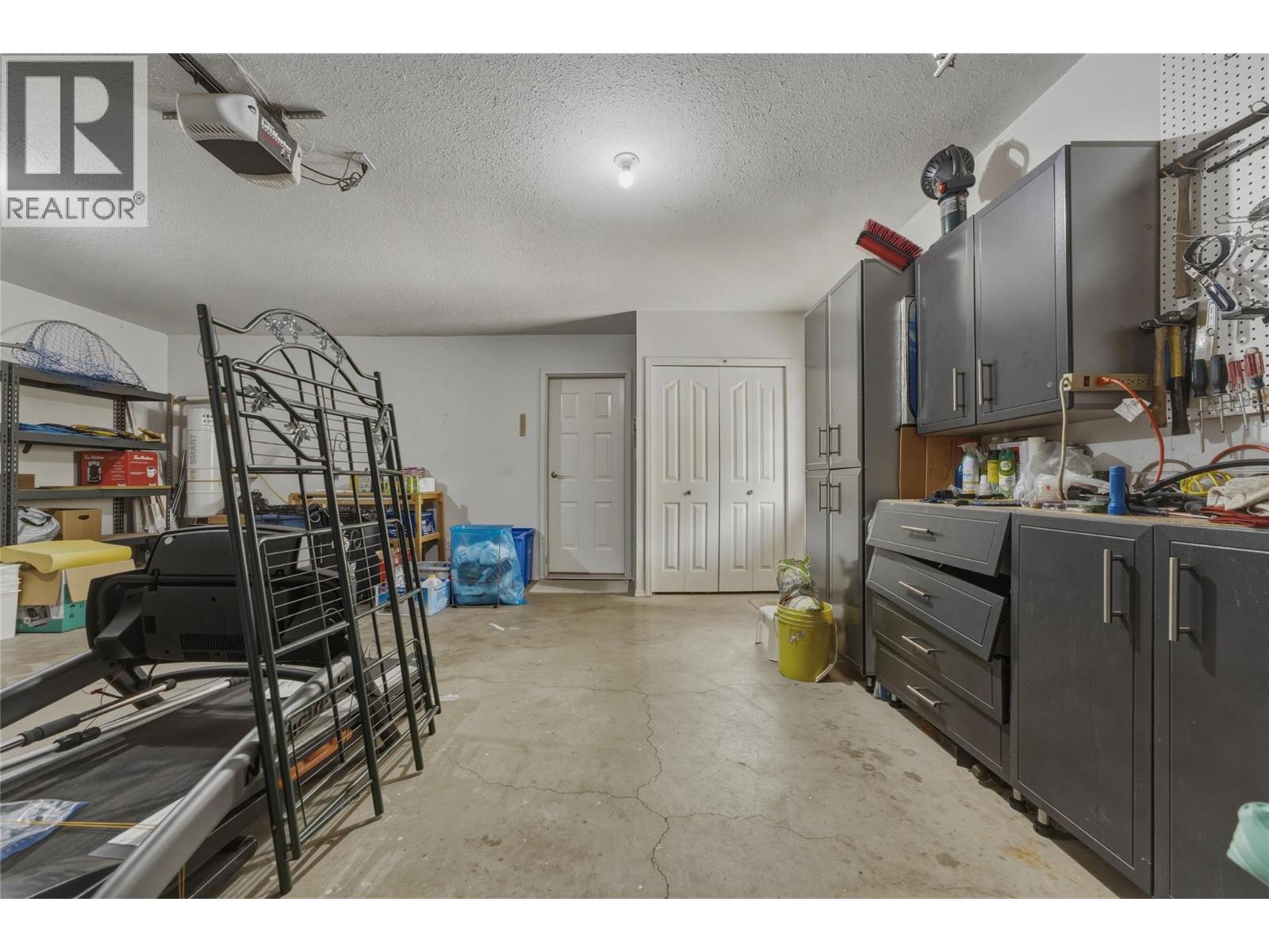 19 Preston Crescent - 50
