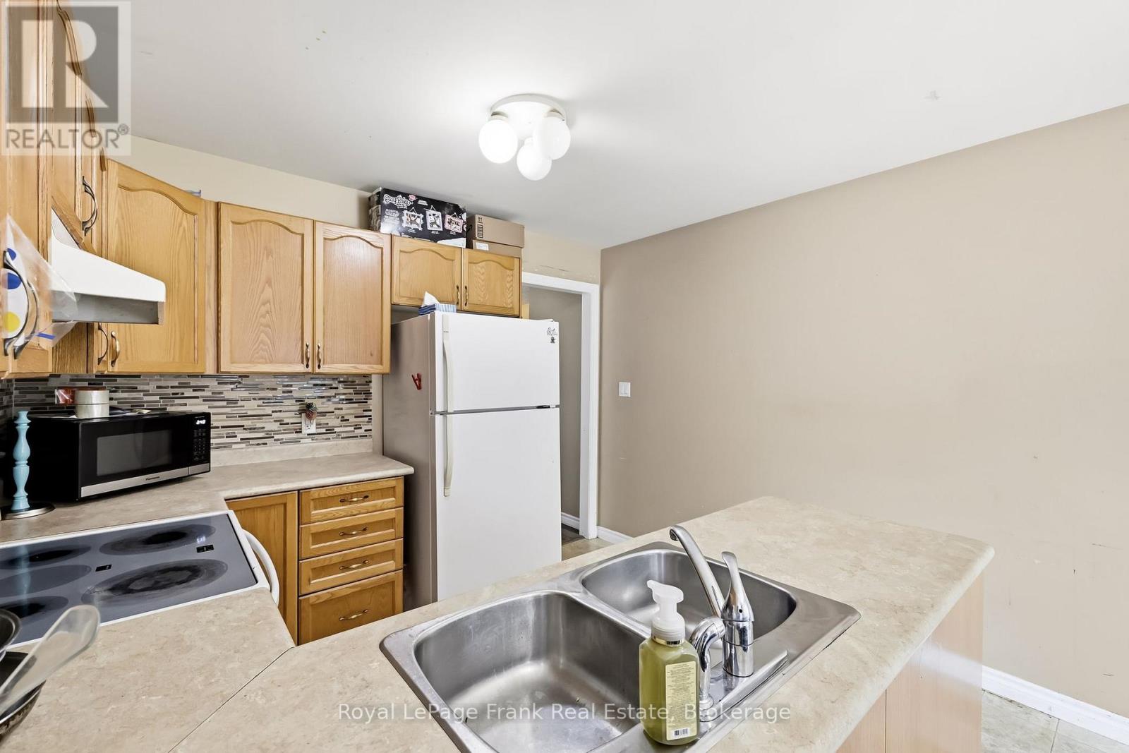 9 DURHAM STREET W - Image 13