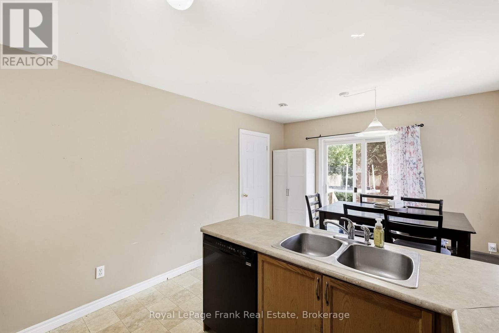 9 DURHAM STREET W - Image 14