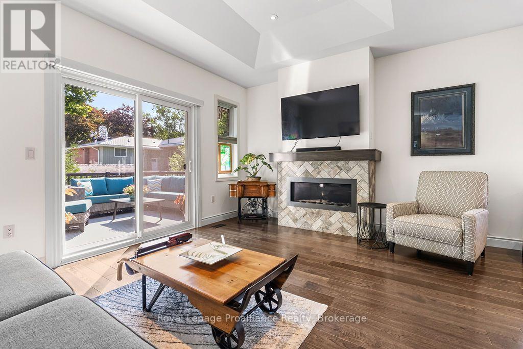 8 BERWICK STREET - Image 11