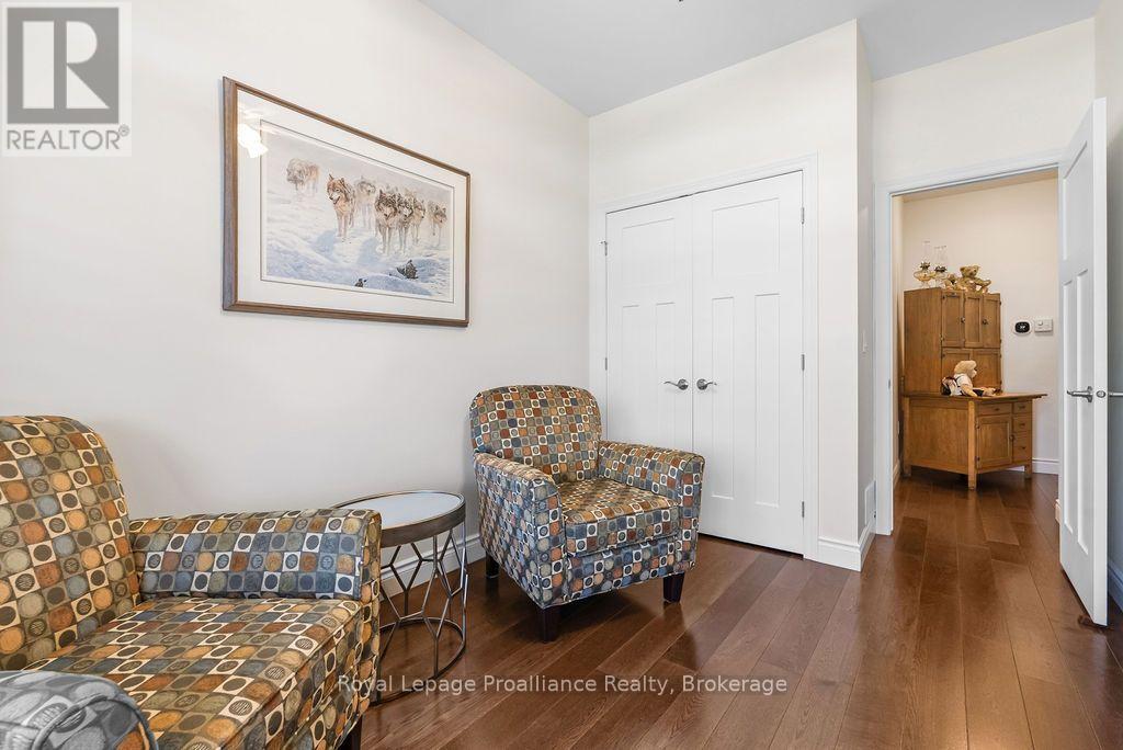 8 BERWICK STREET - Image 21