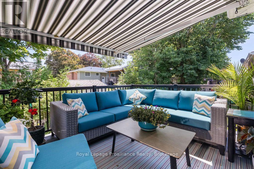 8 BERWICK STREET - Image 32