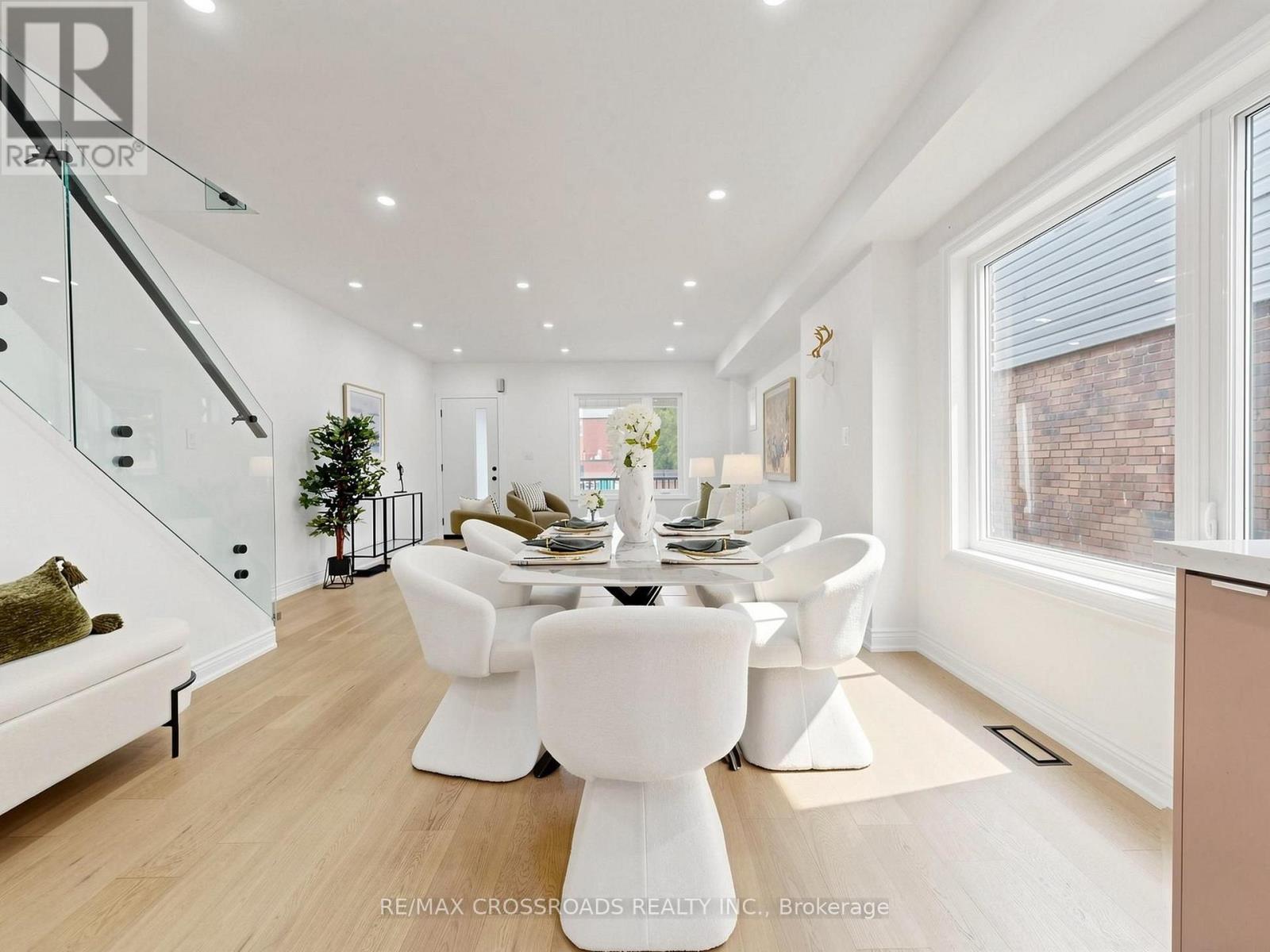 548 GLEBEHOLME BOULEVARD - Image 11