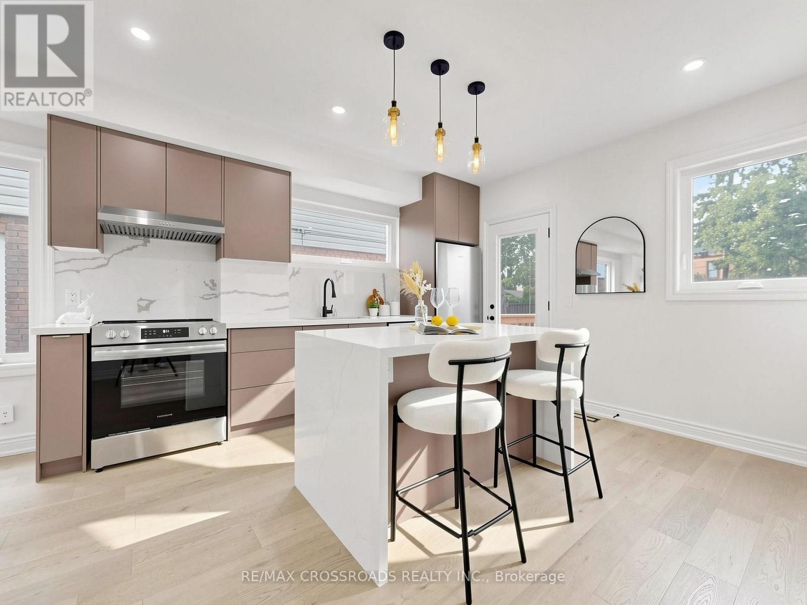 548 GLEBEHOLME BOULEVARD - Image 14