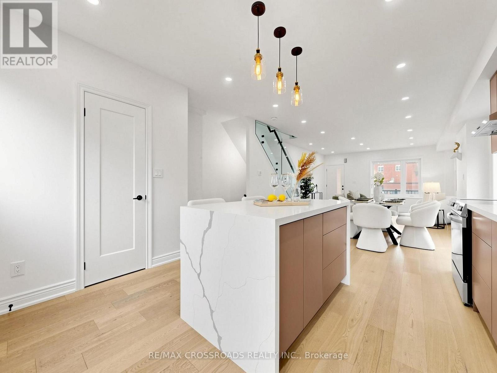548 GLEBEHOLME BOULEVARD - Image 18