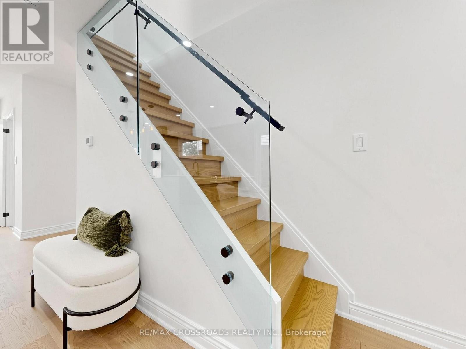 548 GLEBEHOLME BOULEVARD - Image 20