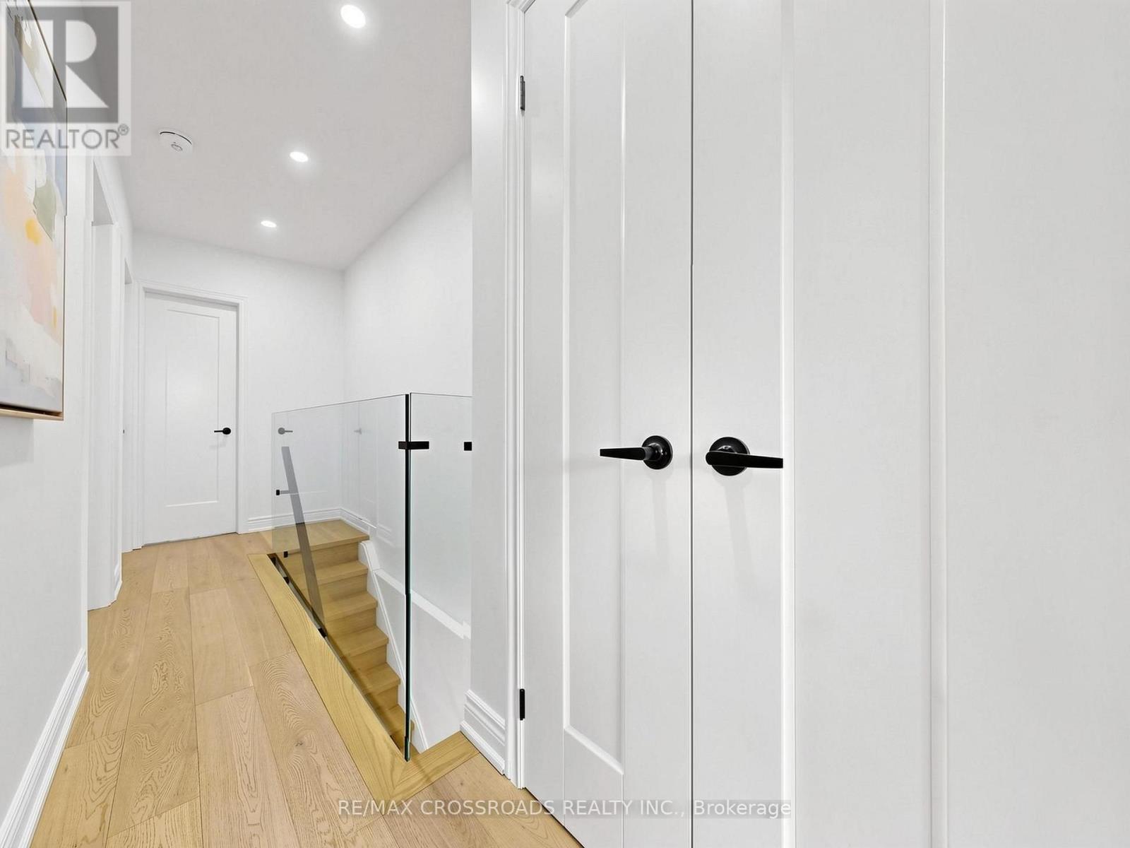 548 GLEBEHOLME BOULEVARD - Image 21