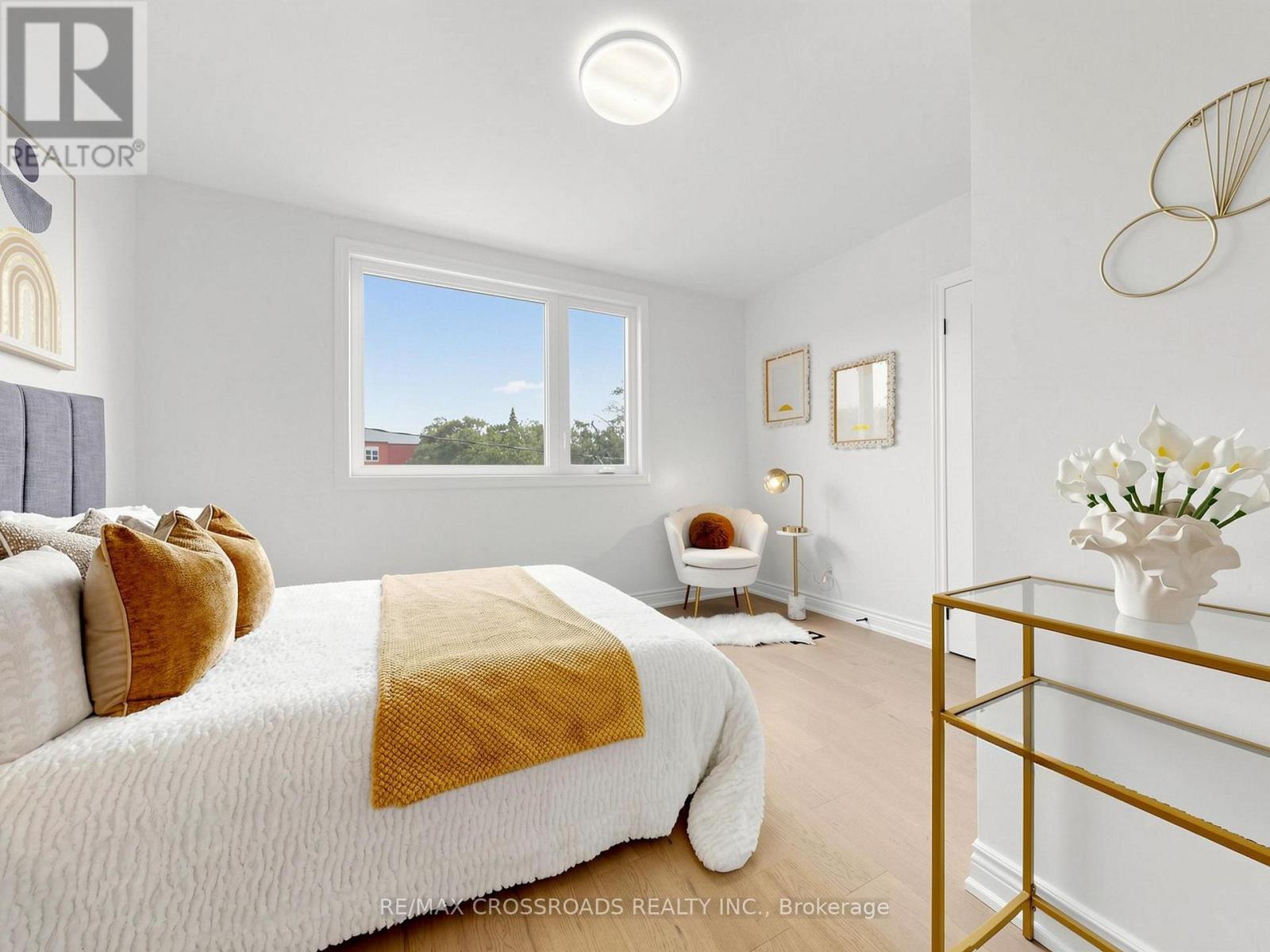 548 GLEBEHOLME BOULEVARD - Image 25