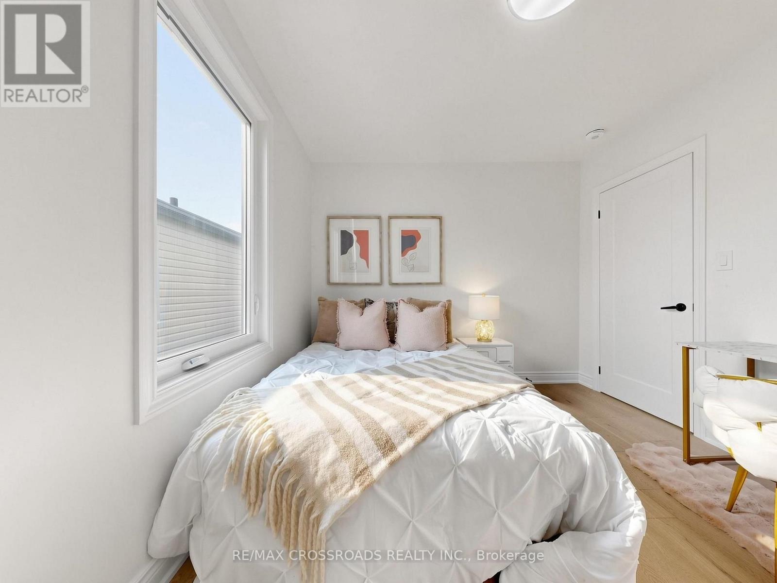 548 GLEBEHOLME BOULEVARD - Image 31