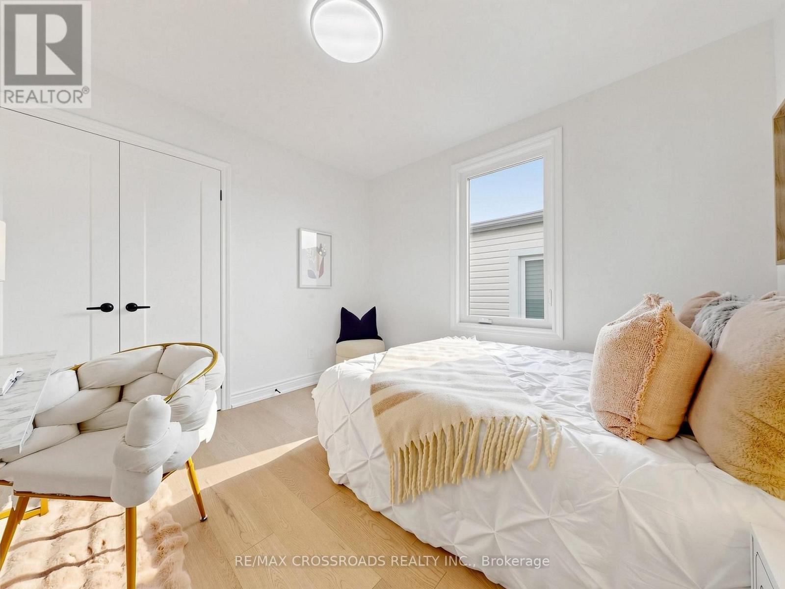 548 GLEBEHOLME BOULEVARD - Image 32