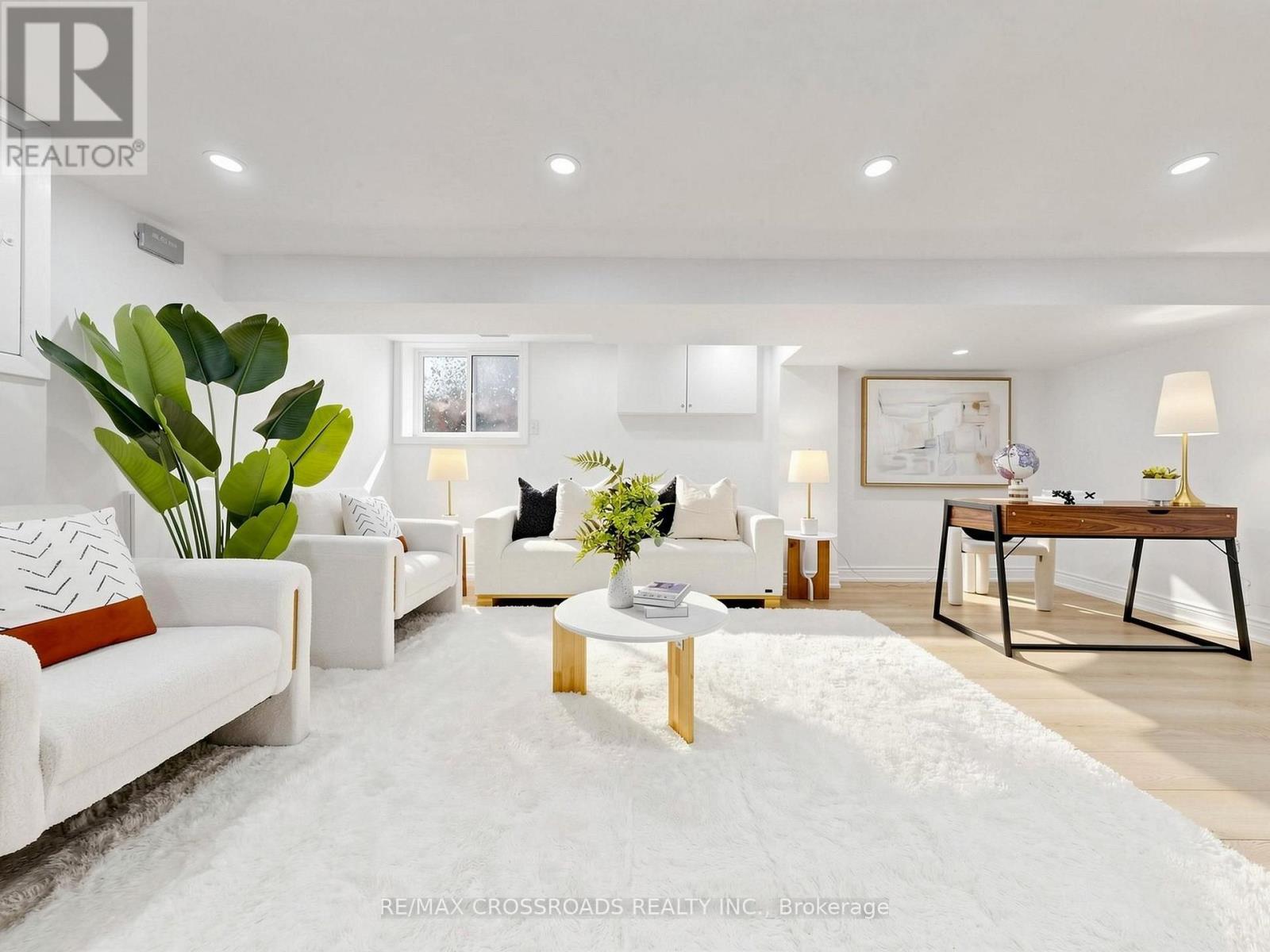 548 GLEBEHOLME BOULEVARD - Image 36