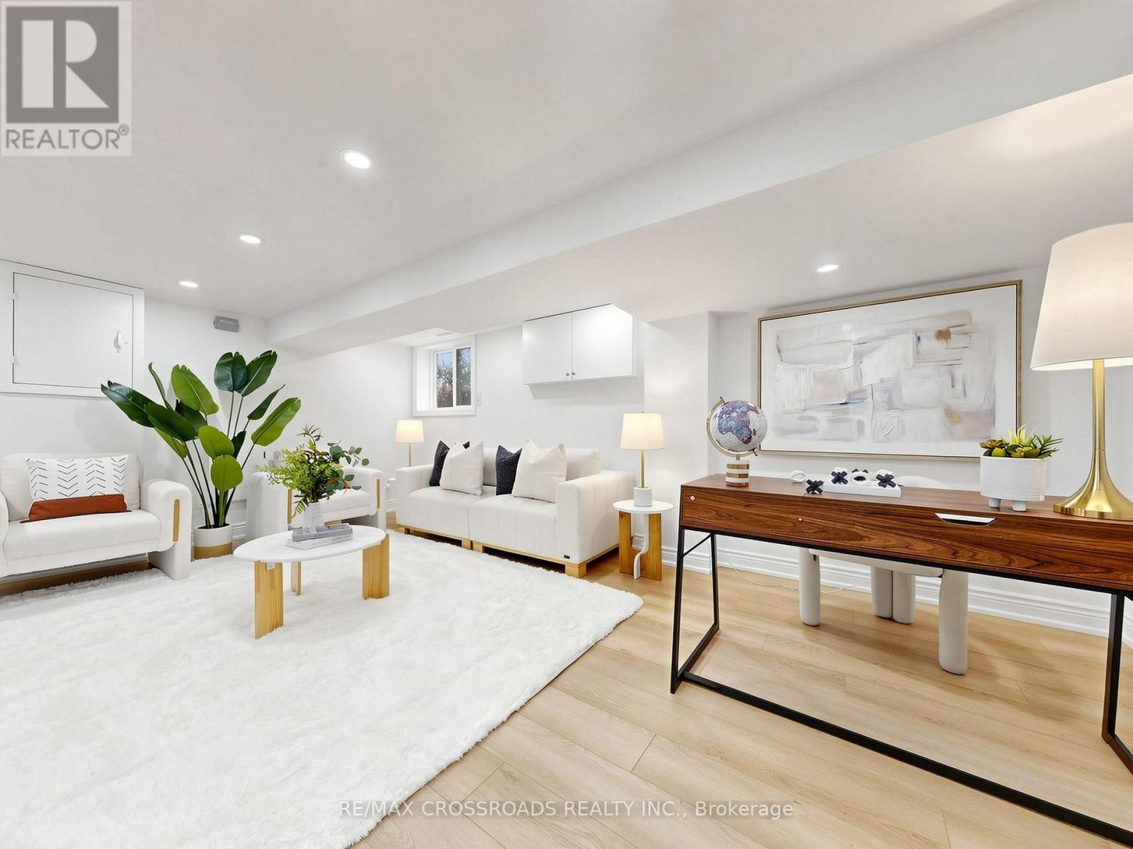 548 GLEBEHOLME BOULEVARD - Image 39