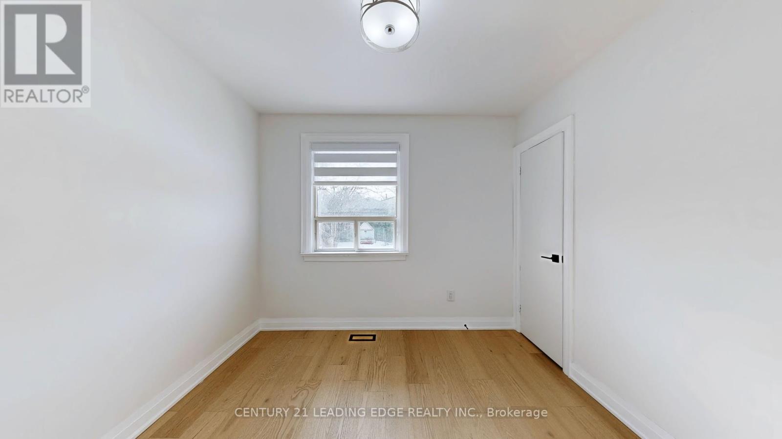 70 WEXFORD BOULEVARD - Image 25