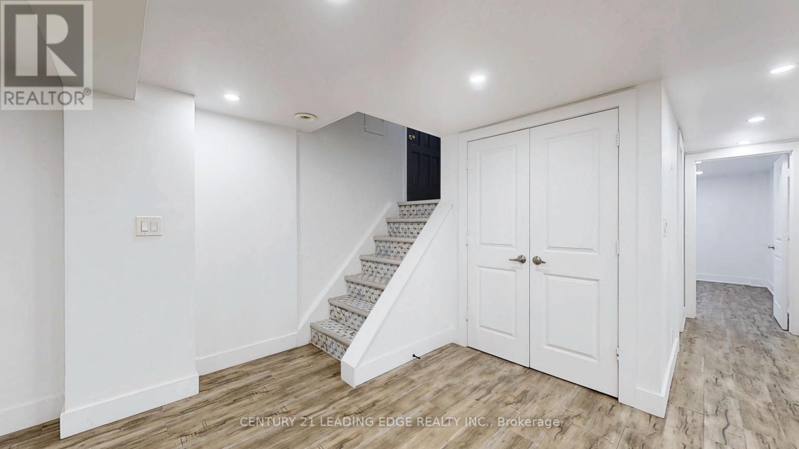70 WEXFORD BOULEVARD - 32