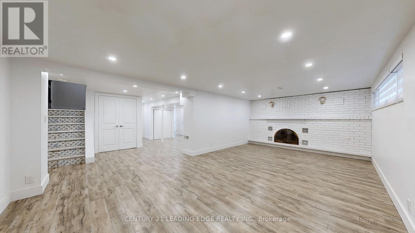 70 WEXFORD BOULEVARD - 34