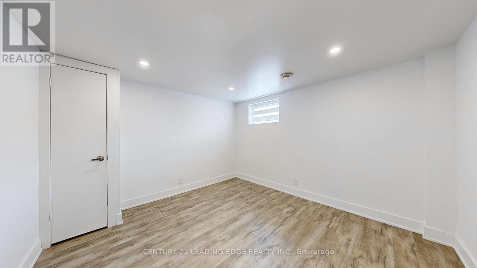 70 WEXFORD BOULEVARD - Image 43