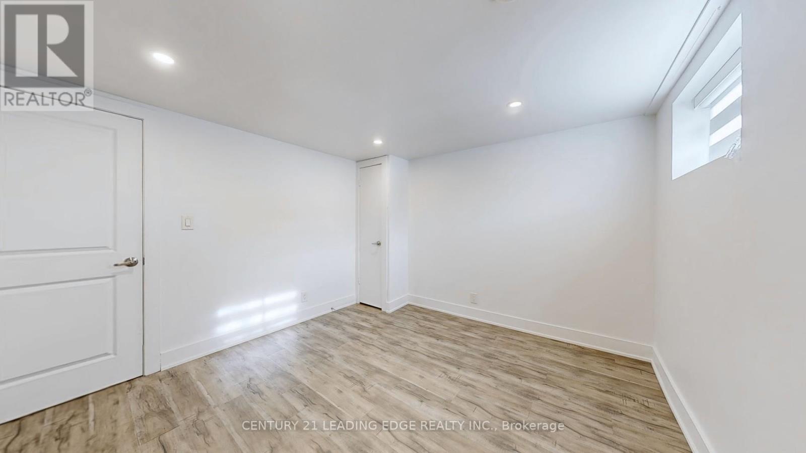 70 WEXFORD BOULEVARD - Image 44