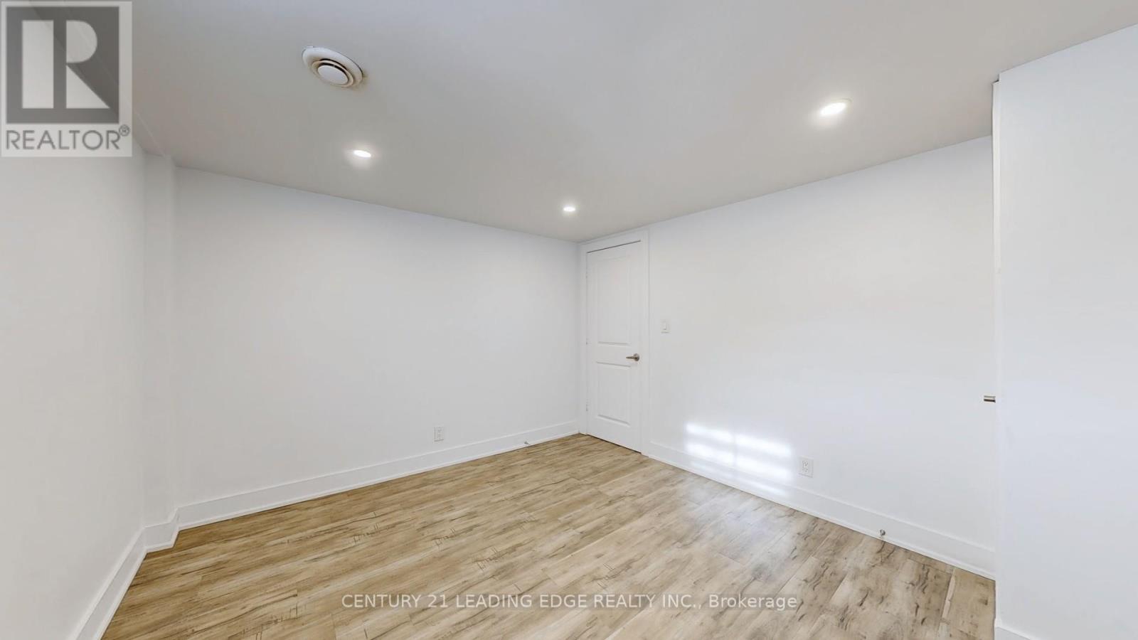 70 WEXFORD BOULEVARD - 45