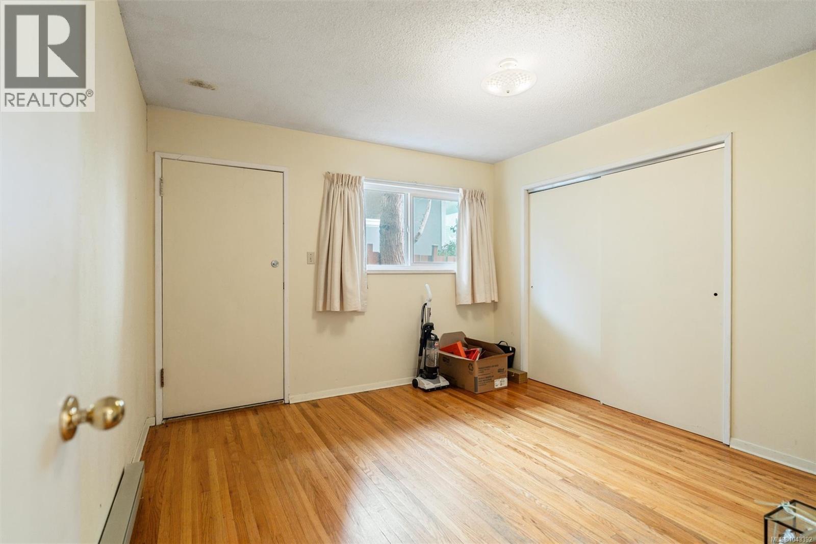 2168 Esplanade - 21