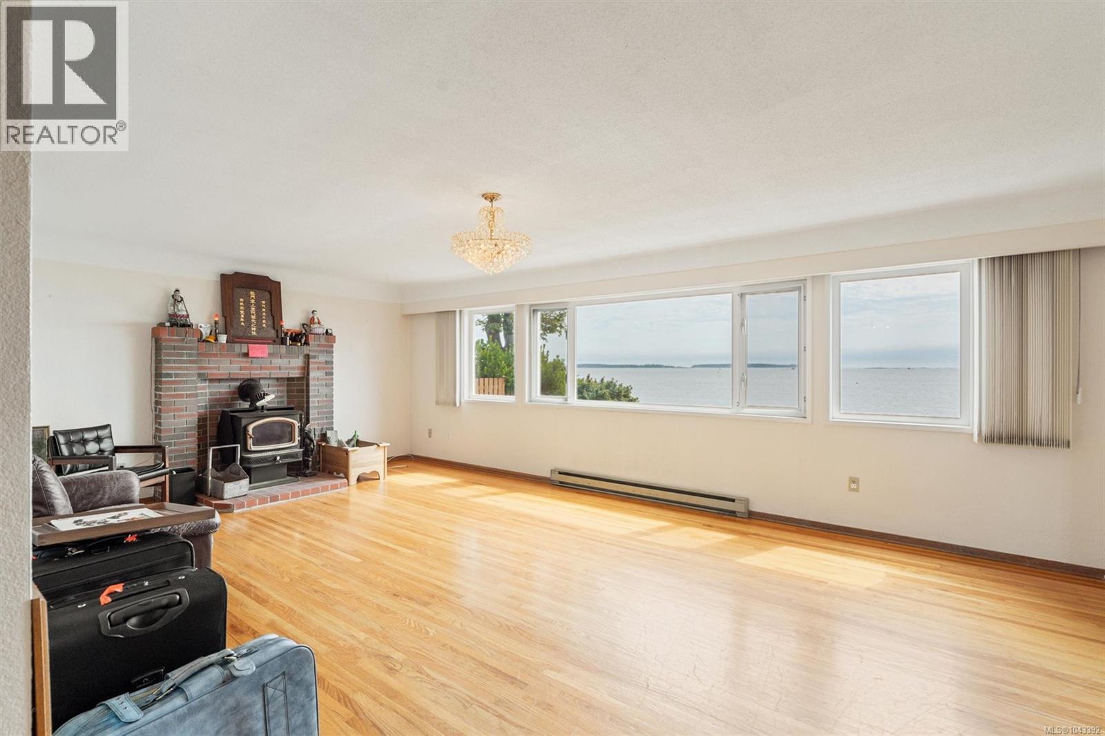 2168 Esplanade - 7