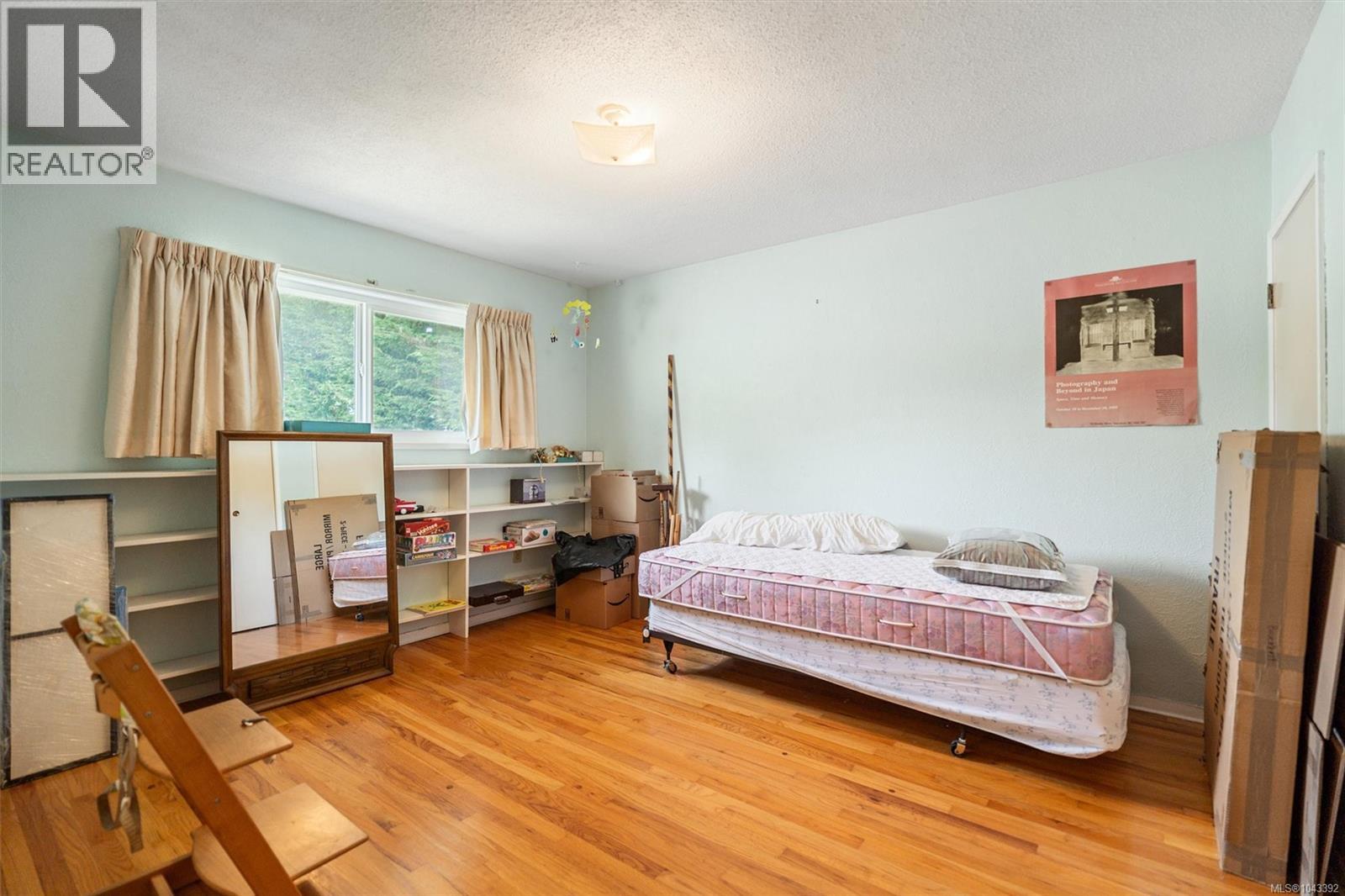 2168 Esplanade - 33