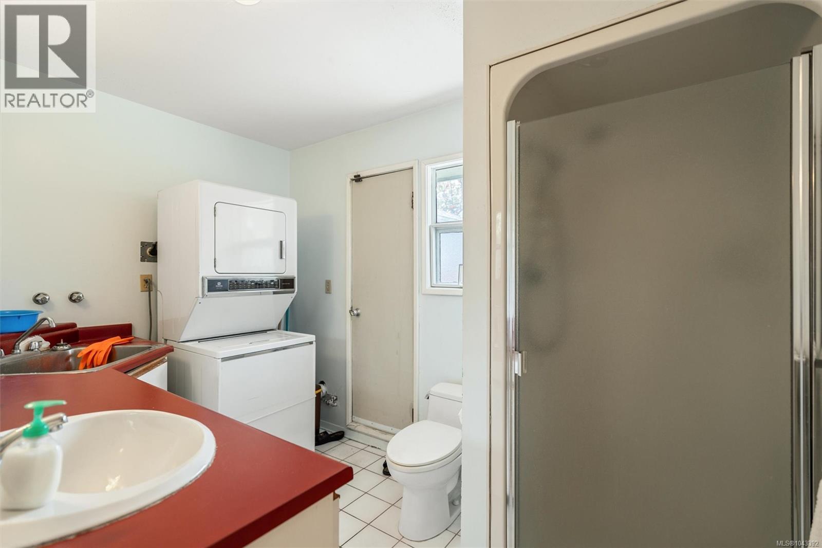 2168 Esplanade - 35