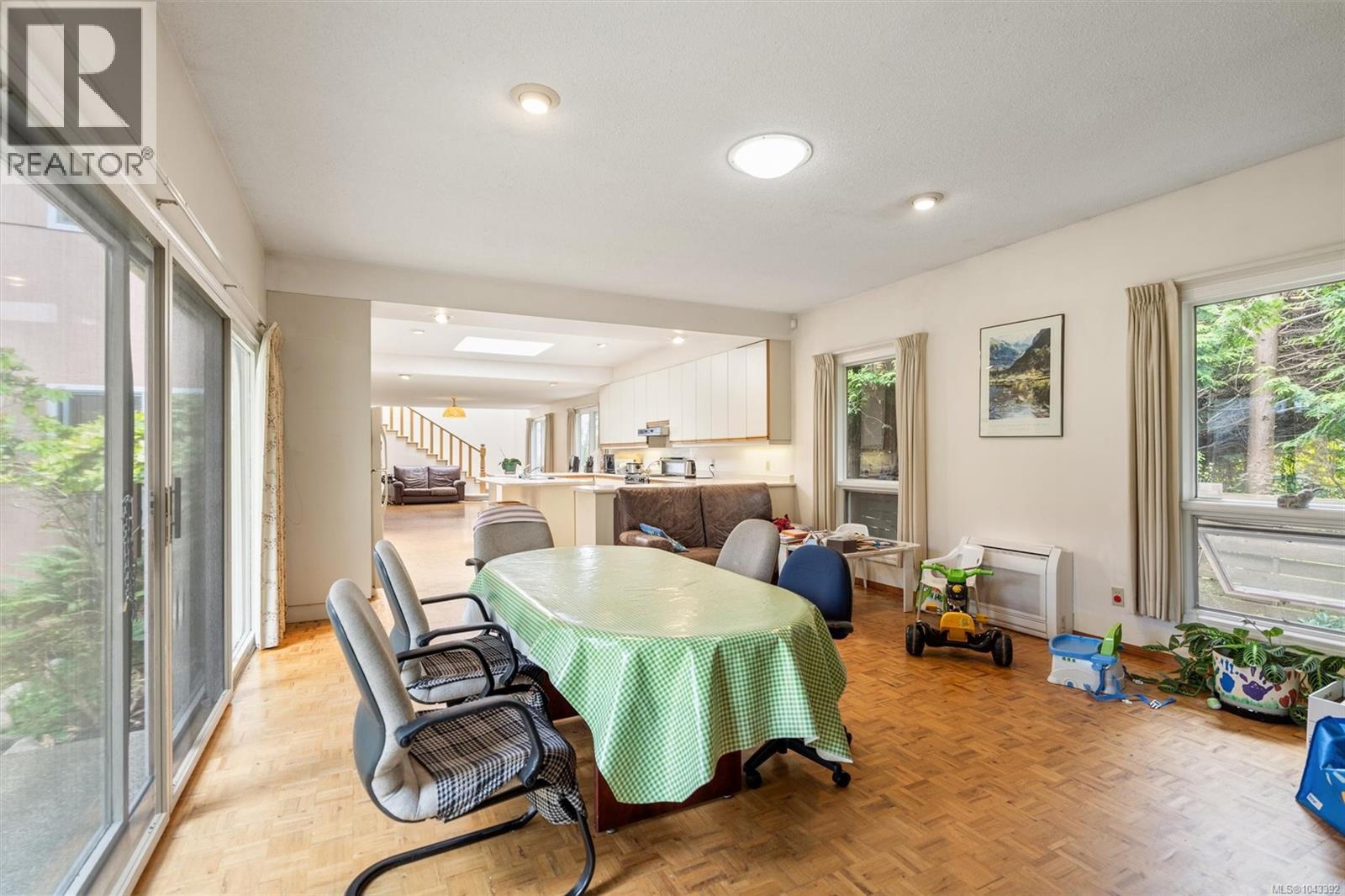 2168 Esplanade - 9