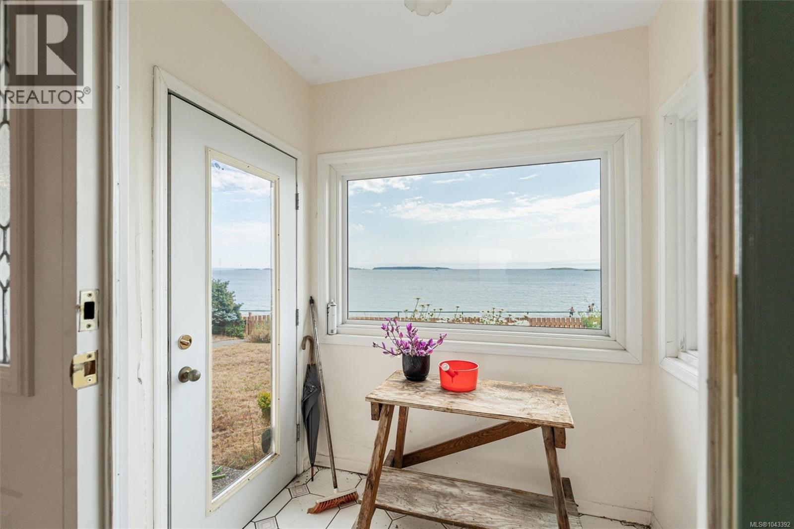 2168 Esplanade - 38