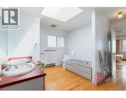 2168 Esplanade, Oak Bay, BC V8R2W1 Photo 28