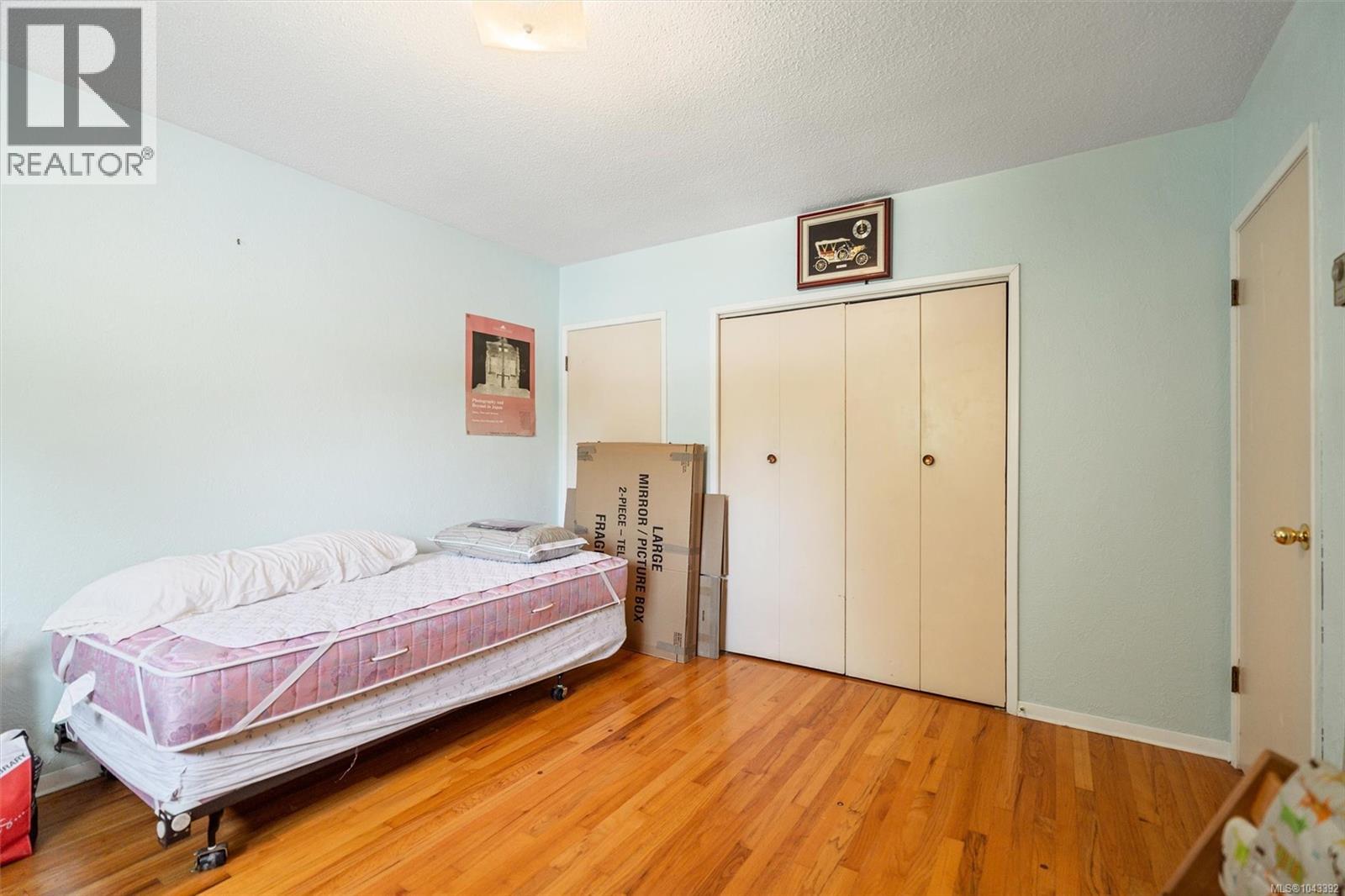 2168 Esplanade - 34