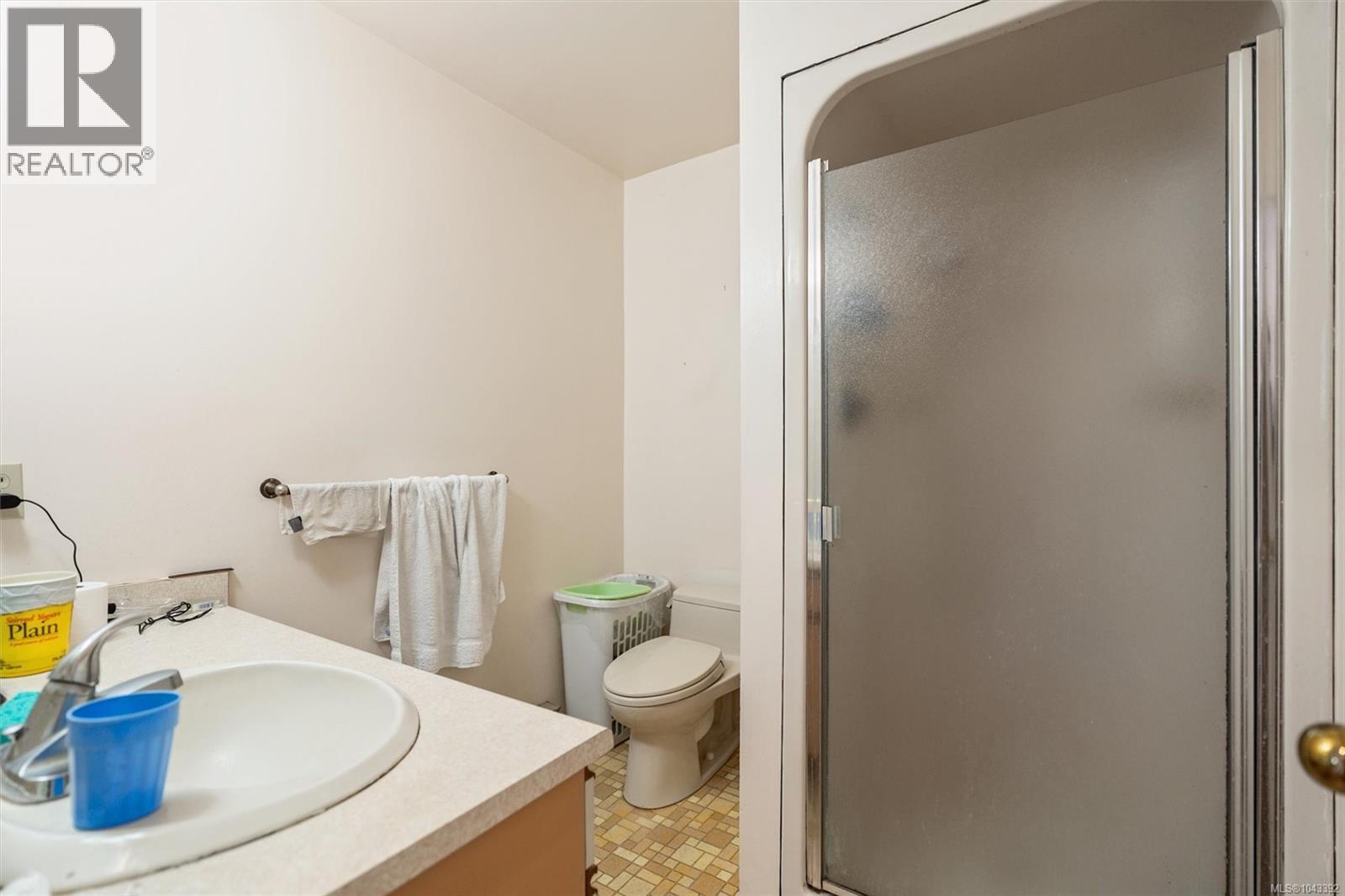 2168 Esplanade - 41