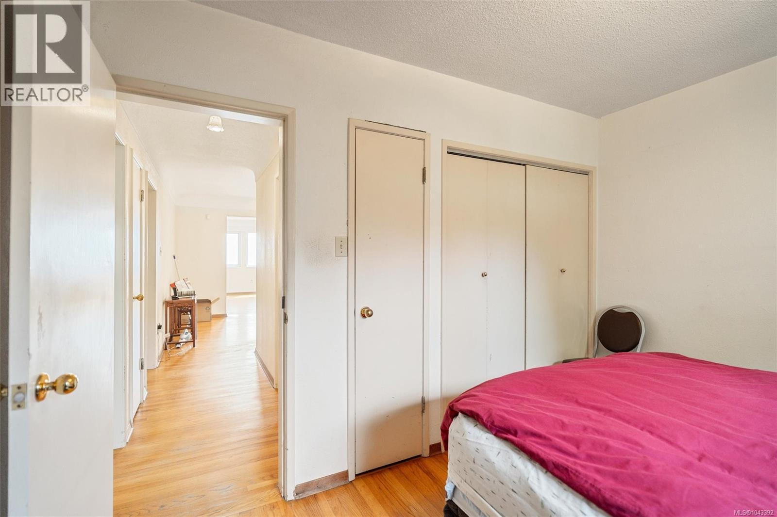 2168 Esplanade - 40