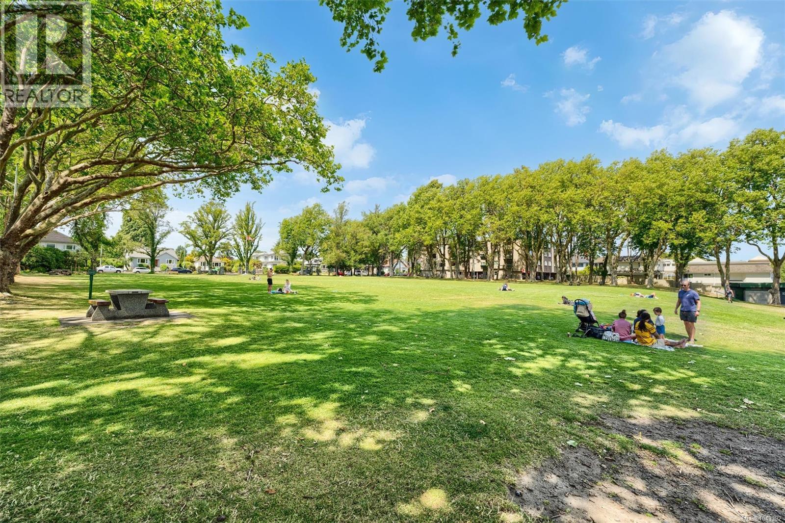 2168 Esplanade - 57