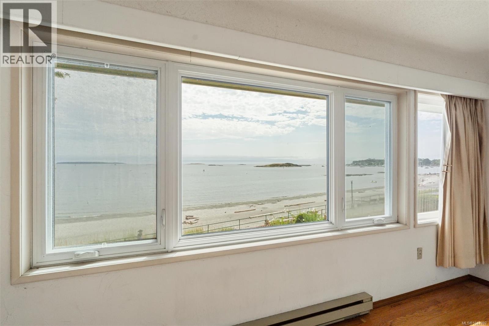 2168 Esplanade - 24