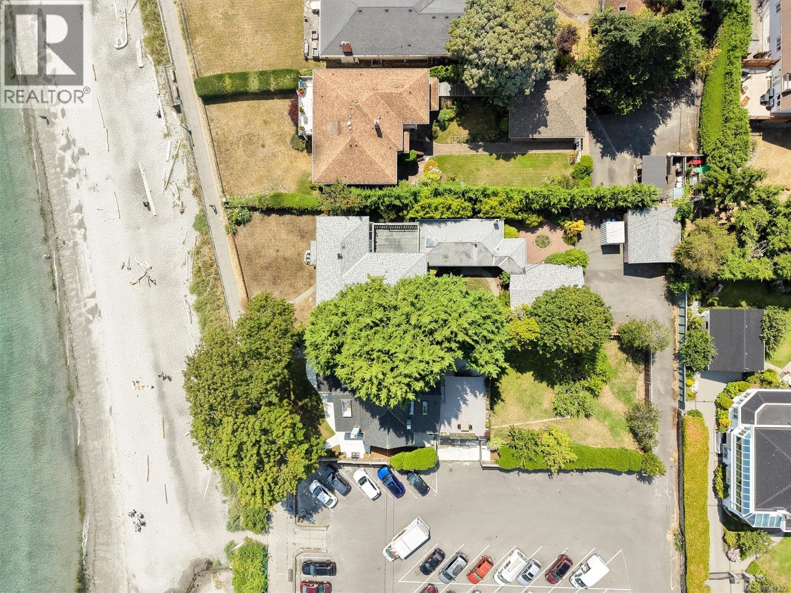 2168 Esplanade - 61